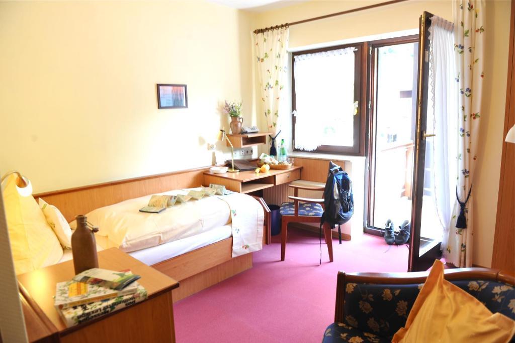 Forellenhof "Das Bio Landhaus" Bad Endbach Kamer foto